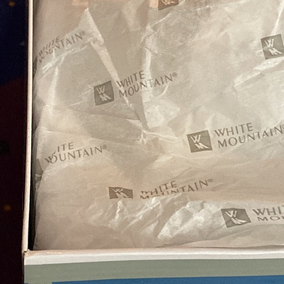 NWT - Ladies White Mountain Buddy Brown Zippered Ankle Boots - Sz 7M - Picture 6 of 11